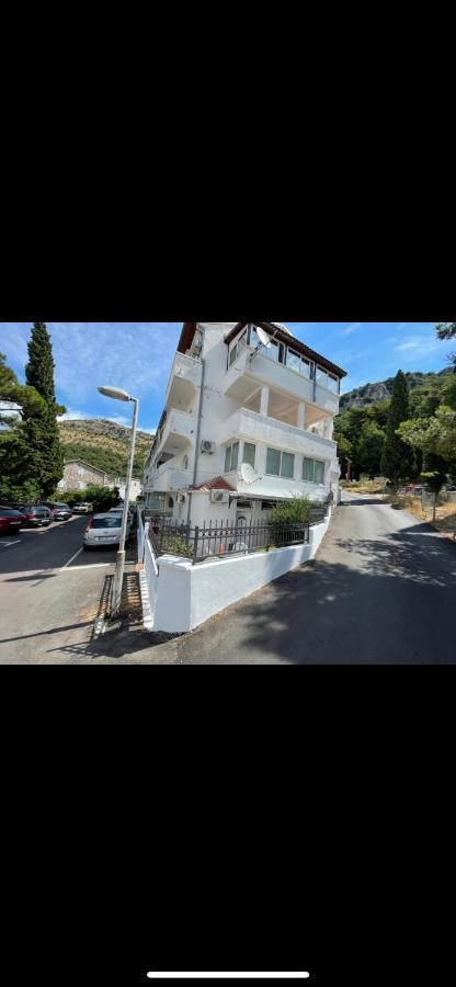 Apartments Sveti Stefan-Marko Екстериор снимка